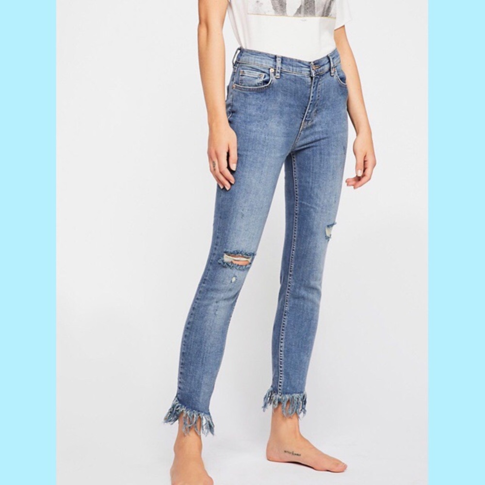Free People Frayed Heights Distressed Skinny Jeans size 26
